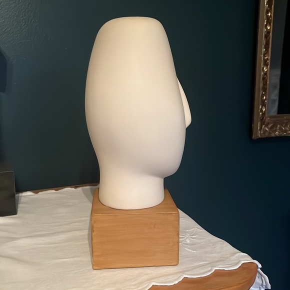 IKEA Bisque Nagon Head Sculpture - Picture 4 of 16